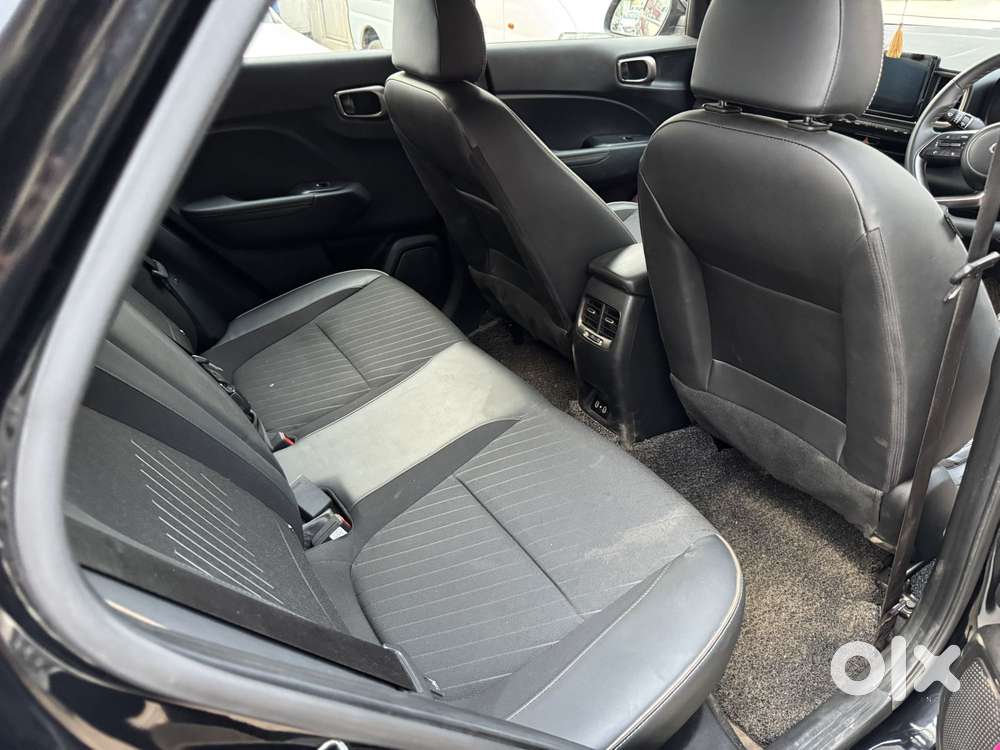 Hyundai Venue Sx Knight Edition  Mt, 2024, Petrol