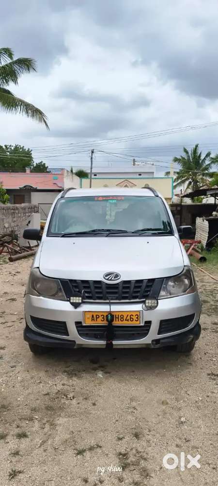 Mahindra Xylo 2018