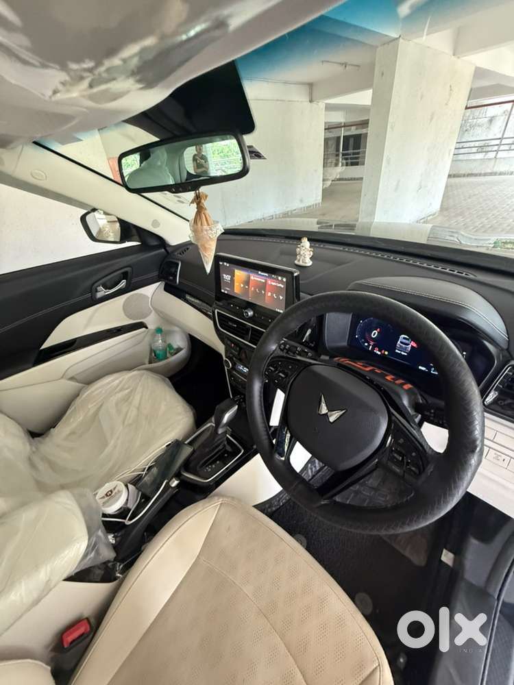 Mahindra Suv 2025 Petrol Automatic