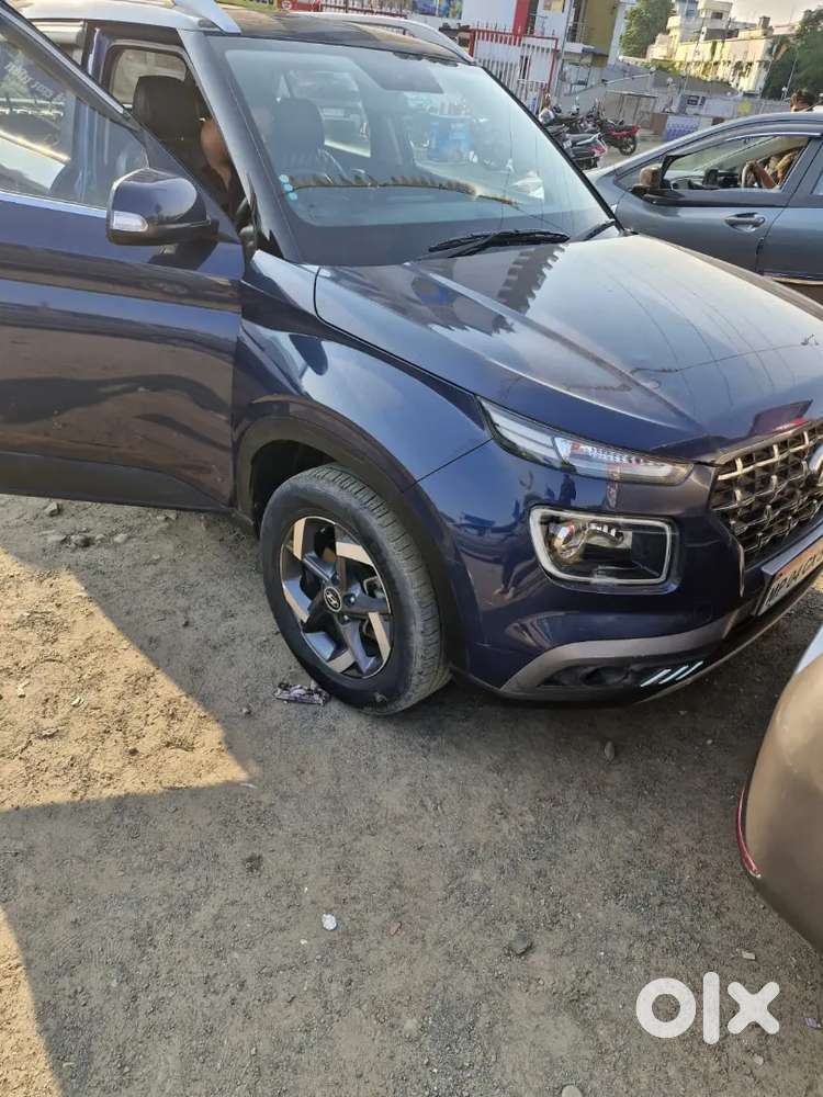 Hyundai Venue Petrol Manual 2020 With Sunroof