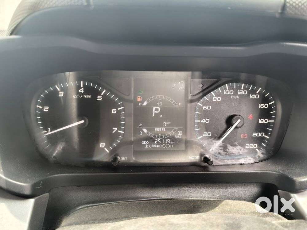Tata Altroz 1.2 Xta Petrol Dct, 2023, Petrol