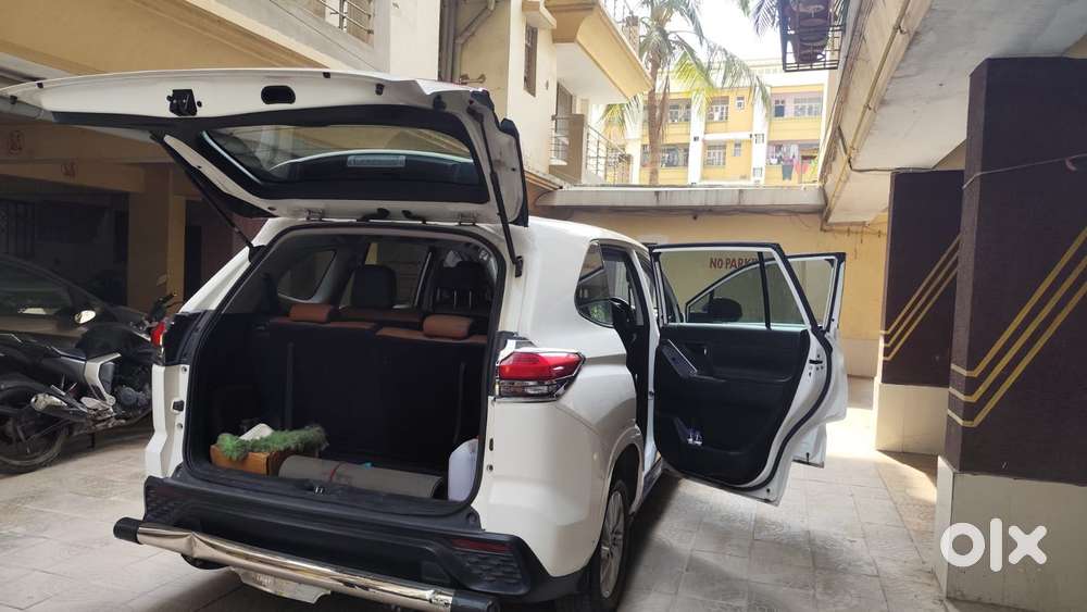 Toyota Innova Hycross 2.0 Gx 8 Str, 2023, Petrol