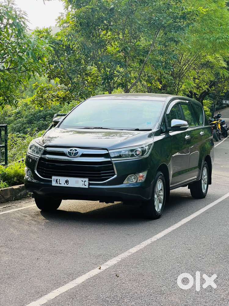 Toyota Innova Crysta 2.4 V, 2017, Diesel