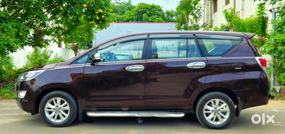 Toyota Innova Crysta 2.4 V 8 Str, 2016, Diesel