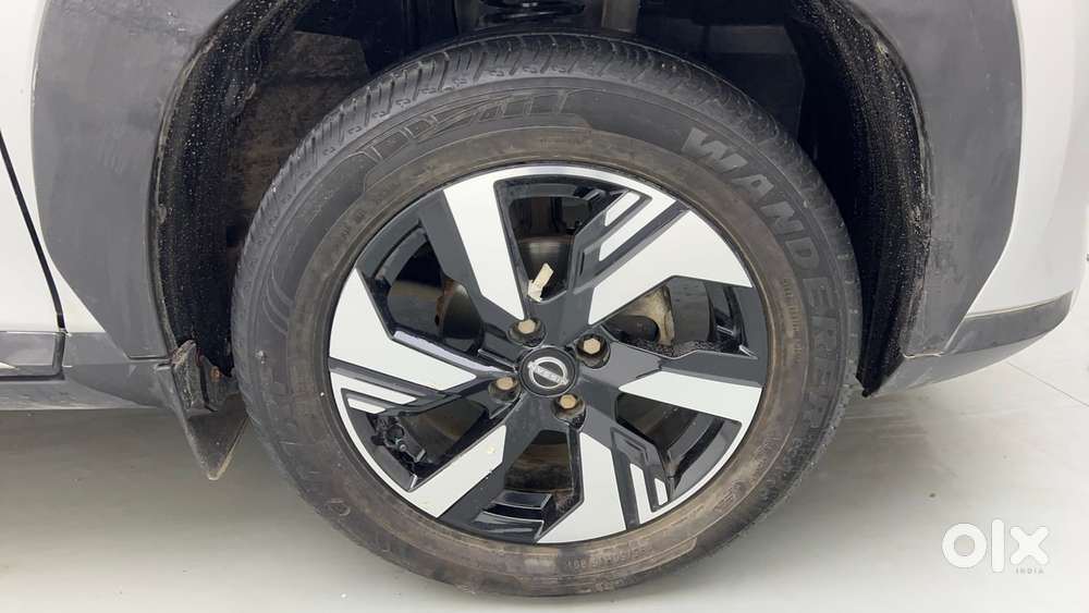 Nissan Magnite 1.0 Xv Premium Dual Tone, 2024, Petrol