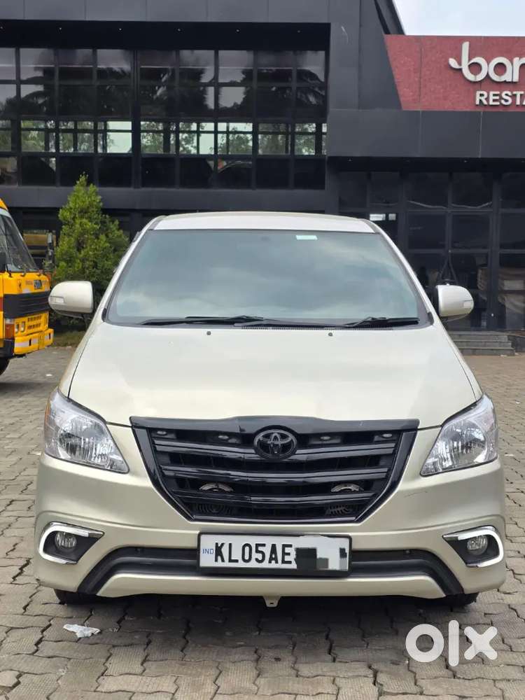 Toyota Innova 2012 2.5 V