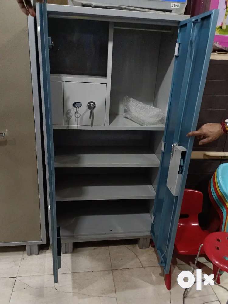 Small on sale cupboard olx