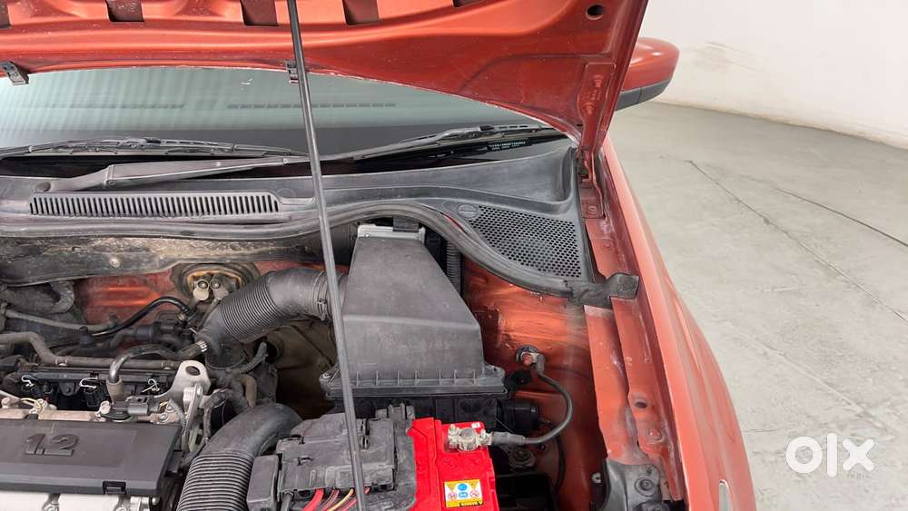 Volkswagen Polo Petrol Highline 1.2l, 2015, Petrol