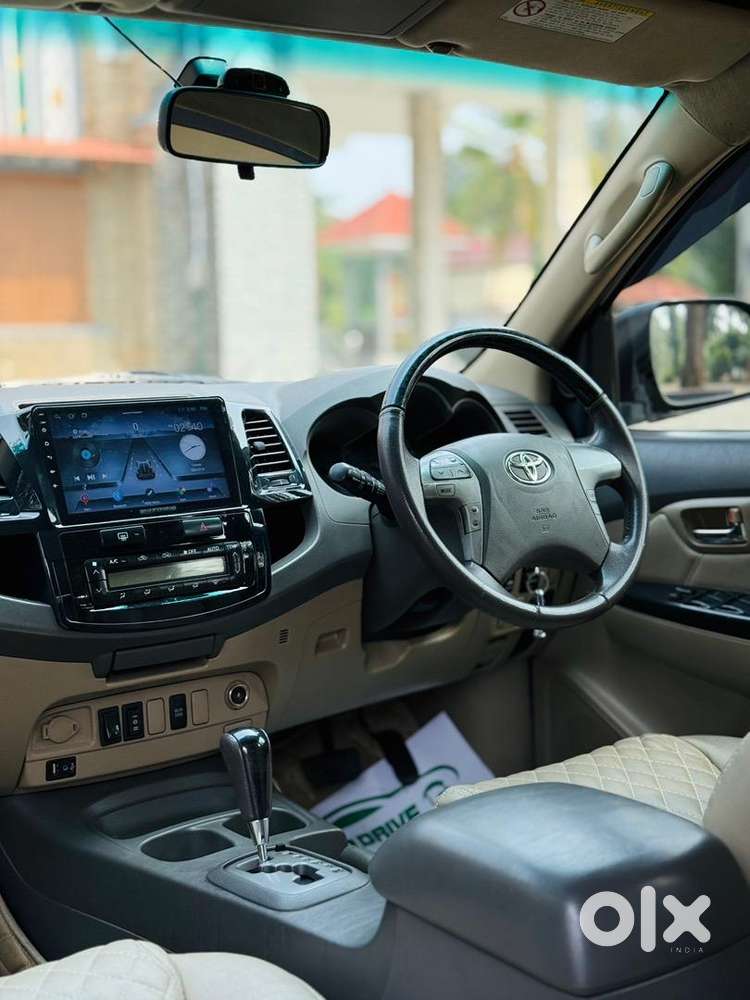 Toyota Fortuner 3.0 4x2 Automatic, 2013