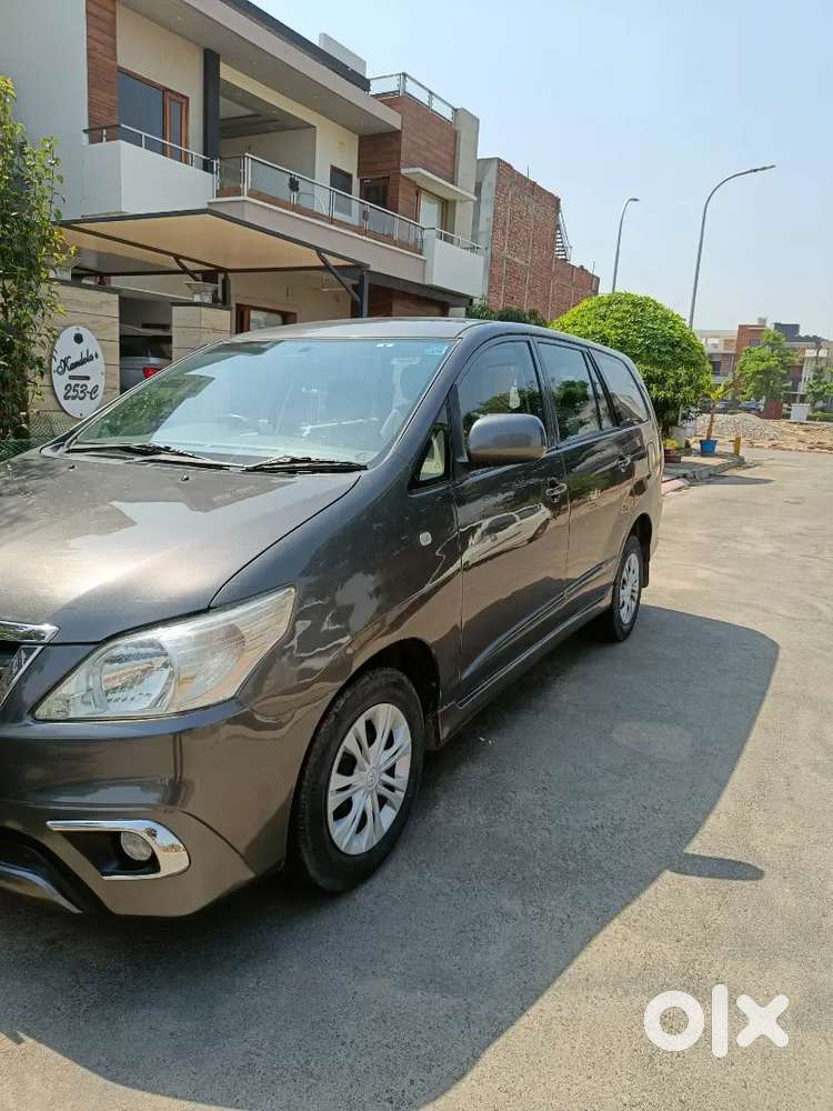 Toyota Innova 2.5 G 2014