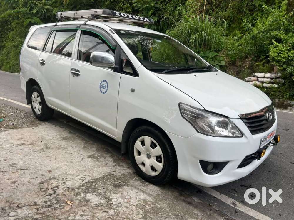 Toyota Innova 2.5 G (diesel) 8 Seater Bs Iv, 2015