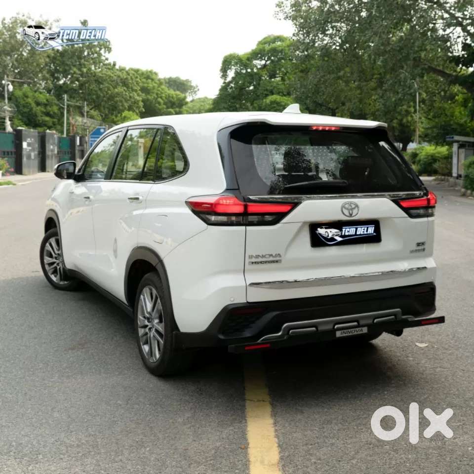 Toyota Innova Hycross 2.0 Zx Hybrid 7 Str, 2023, Petrol