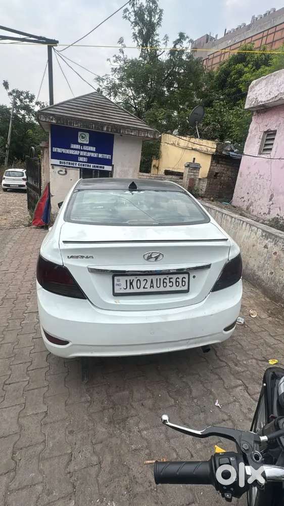 Hyundai Verna 1.4 Crdi 2012 Second-owner