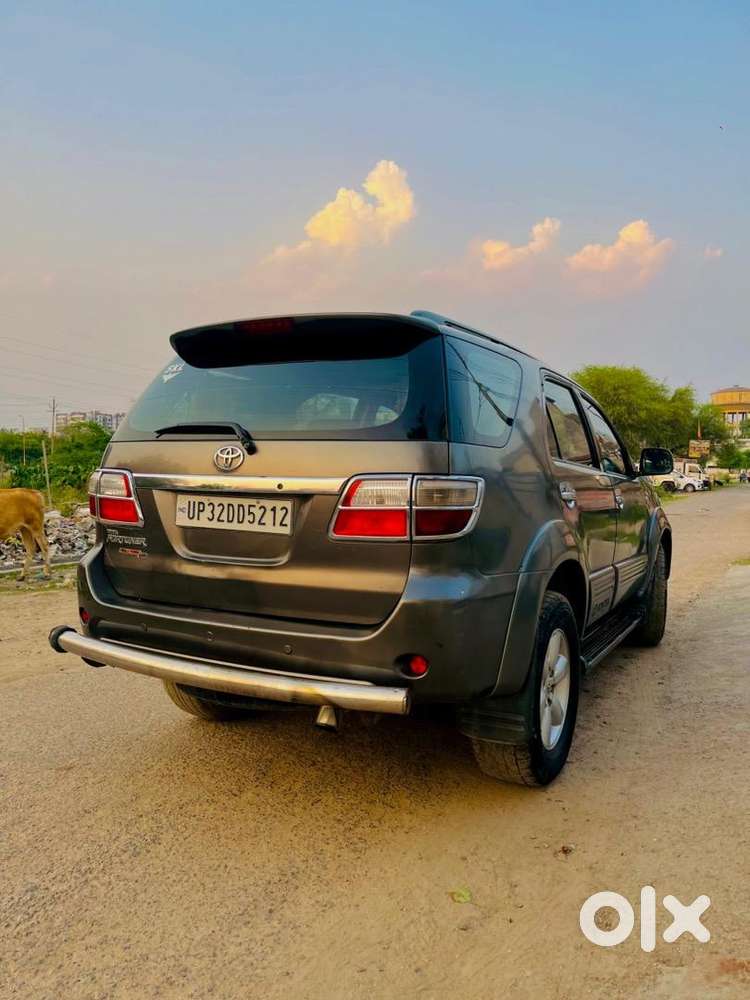 Toyota Fortuner 2010