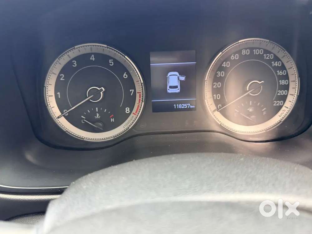 Hyundai Venue 2020 Petrol Well Maintained, (urjent Sale)