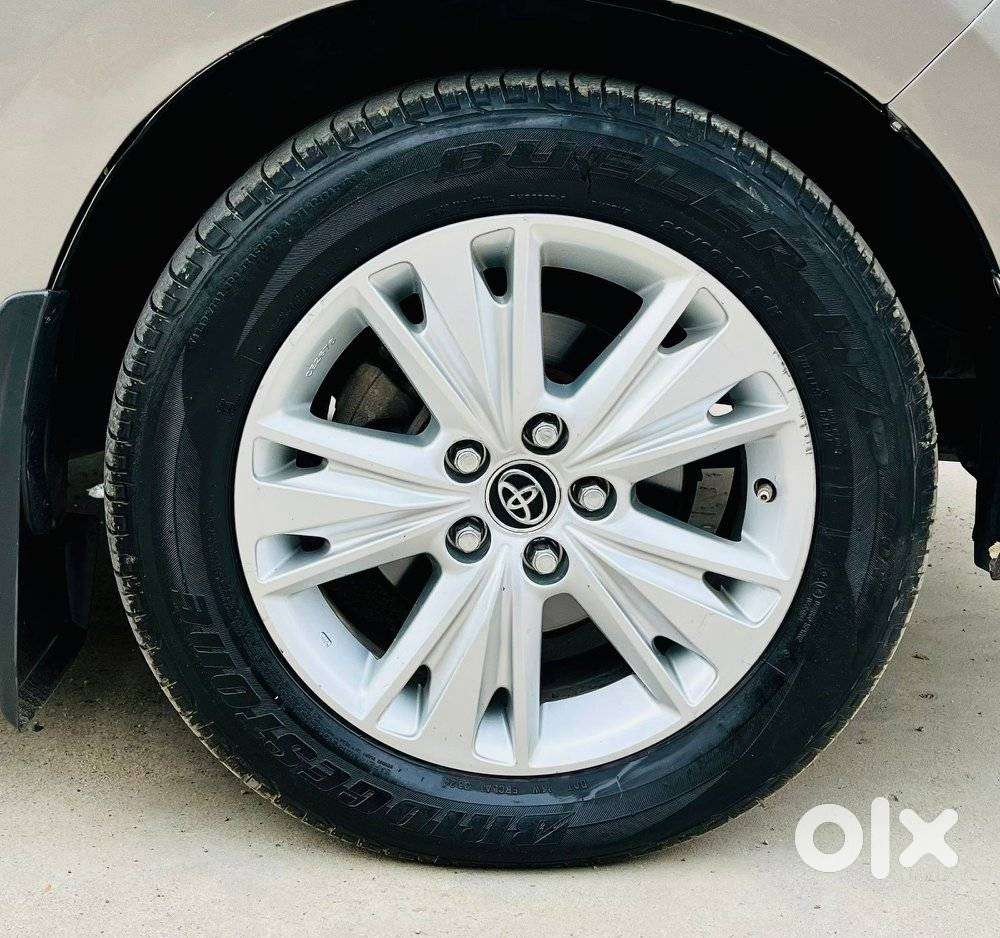 Toyota Innova Crysta 2.8 Zx At 7 Seater, 2016, Diesel