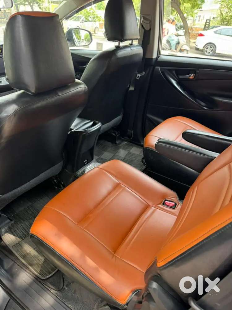 Toyota Innova Crysta 2020 2.4 At