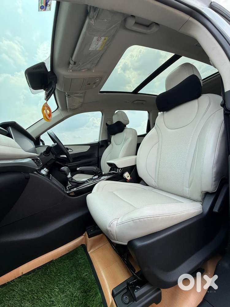 Mahindra Xuv700 2.2 Ax 7 Diesel At Str Awd, 2024, Diesel