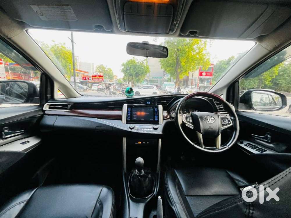Toyota Innova Crysta 2.4 V, 2016, Diesel