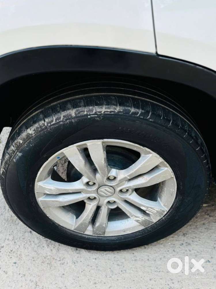 Maruti Suzuki Brezza 1.5 Zxi At Smart Hybrid Dual Tone, 2018, Diesel