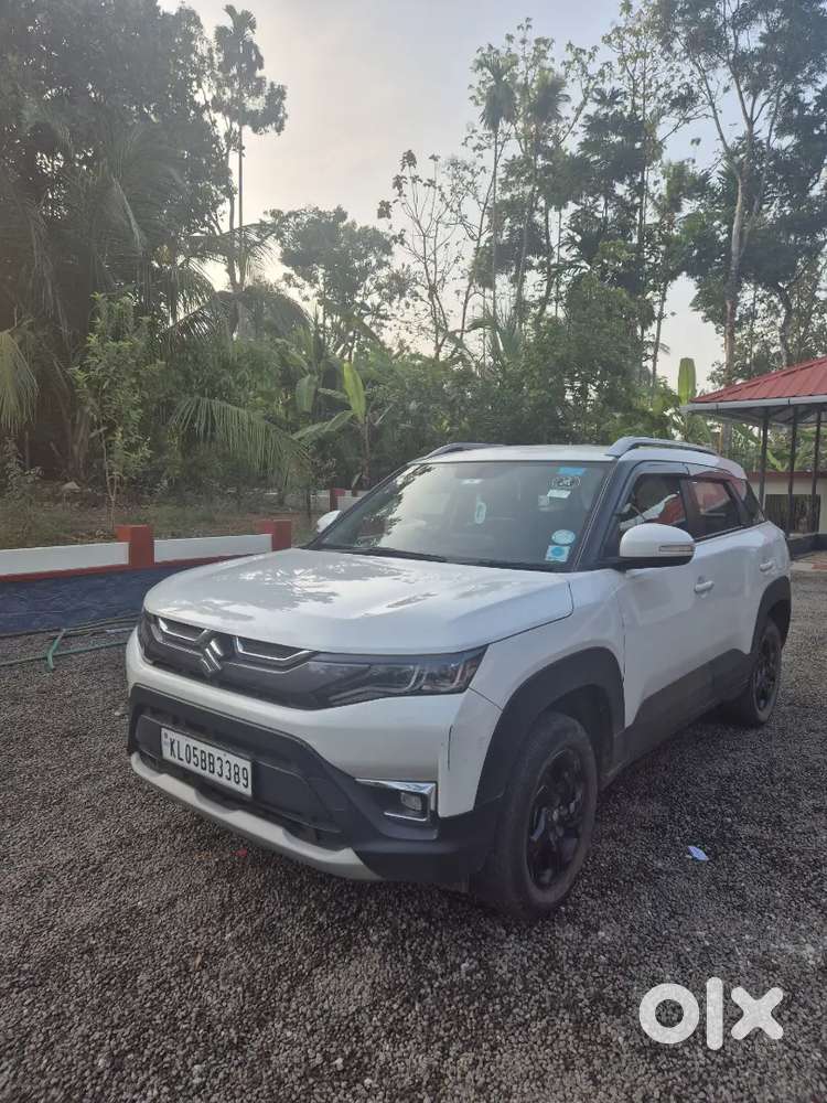 Maruti Breeza Zxi Smart Hybrid Automatic 2023 September