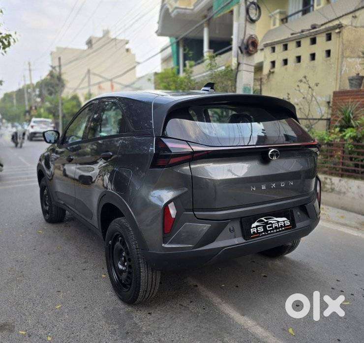 Tata Nexon Smart Plus1.2 Revotron Petrol 5 Mt, 2025, Petrol