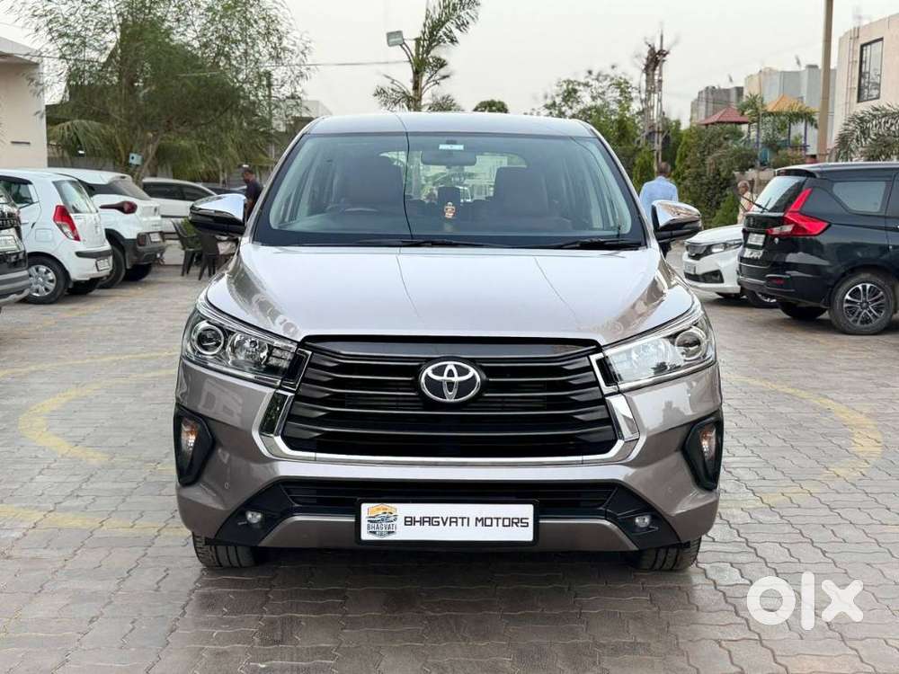 Toyota Innova 2.5 Zx Diesel 7 Seater Bsiii, 2022, Diesel
