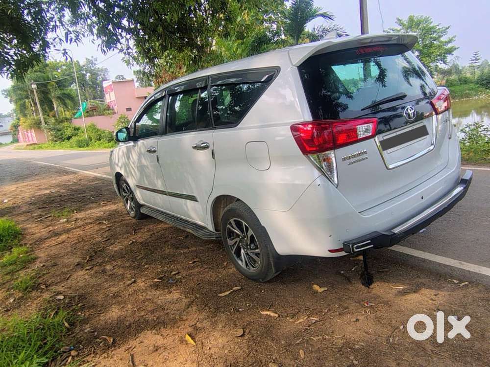 Toyota Innova Crysta 2.4 G Mt 8s, 2024, Diesel