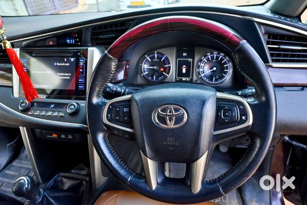Toyota Innova Crysta 2.4 V, 2016, Diesel
