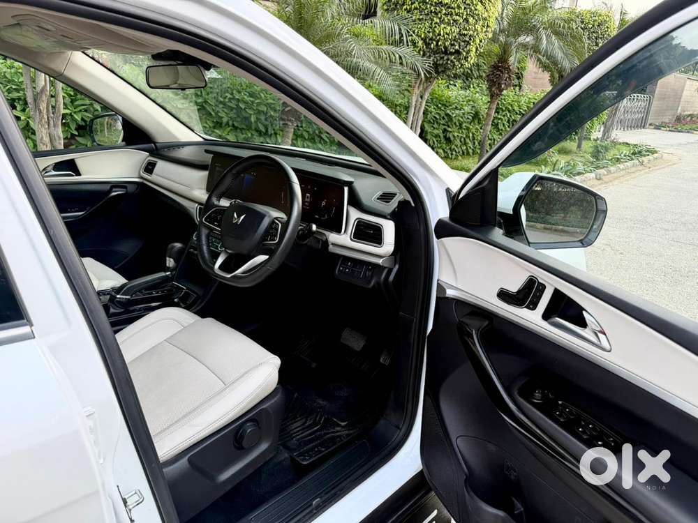 Mahindra Xuv700 2.2 Ax 7 Diesel At Str, 2023, Diesel