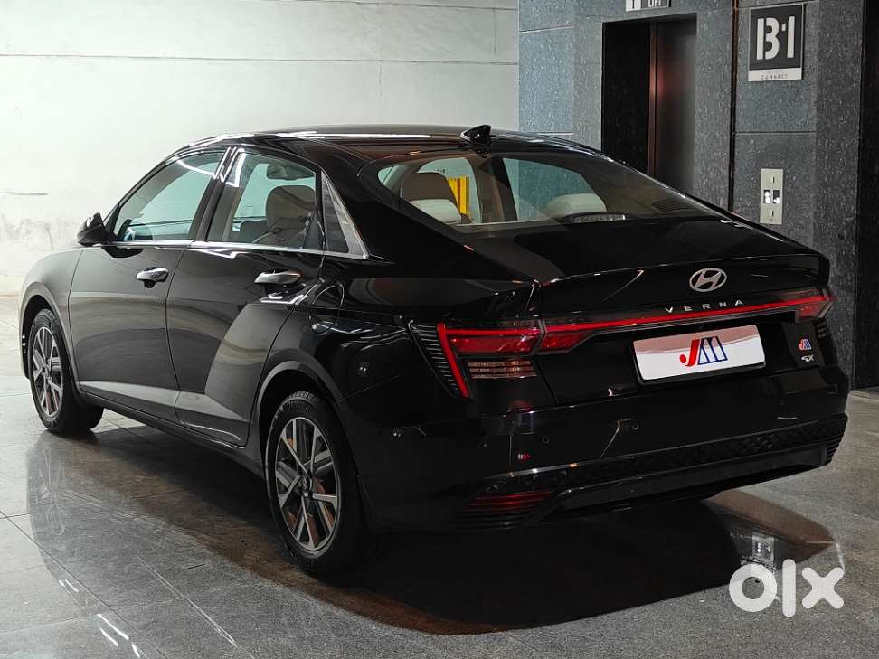 Hyundai Verna Sx 1.5 Petrol Ivt, 2023, Petrol