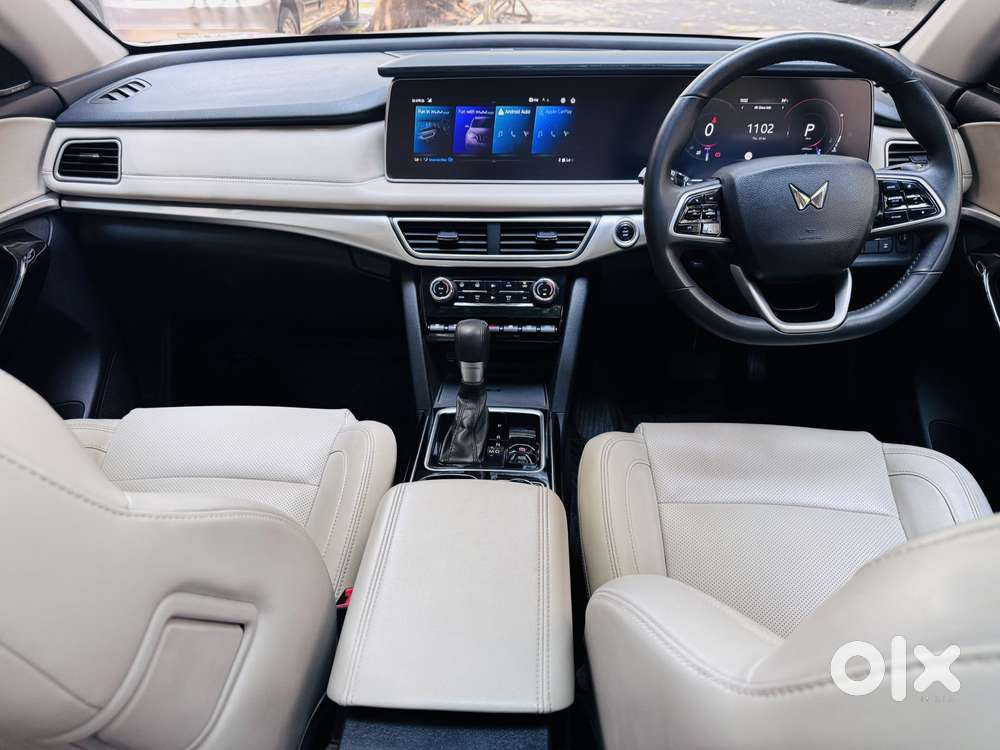 Mahindra Xuv700 2.2 Ax 7 Diesel At Luxury Pack Str Awd, 2024, Diesel