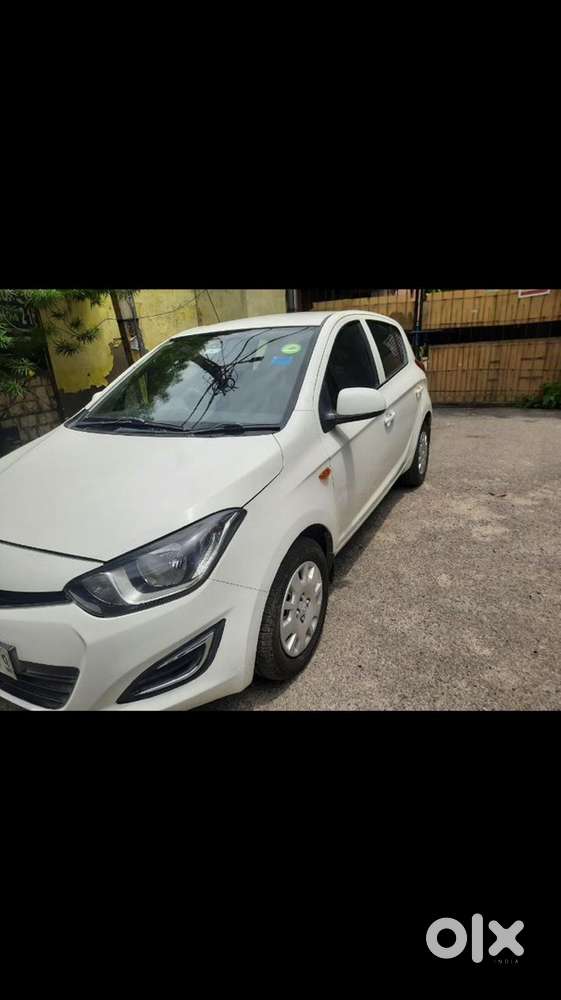 Hyundai I20 Petrol Manual 2012