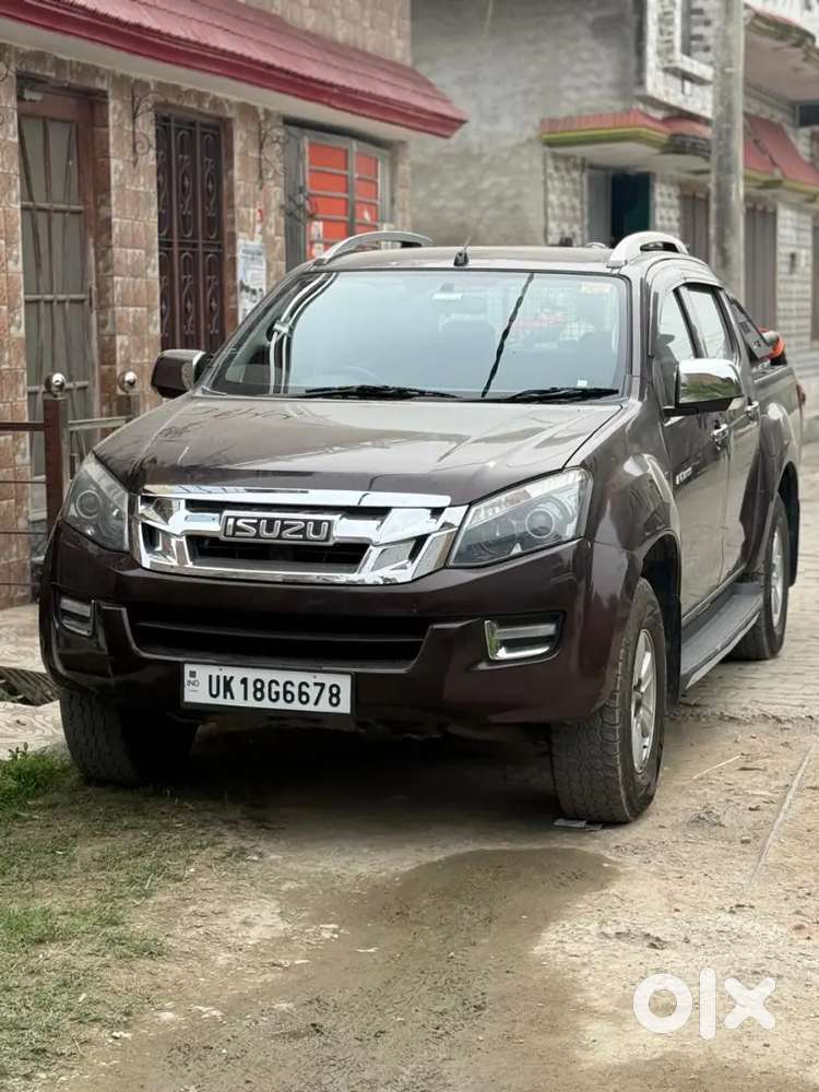 2018 Isuzu D-max V-cross 4x4 Mt  2.5l Diesel  Top Condition