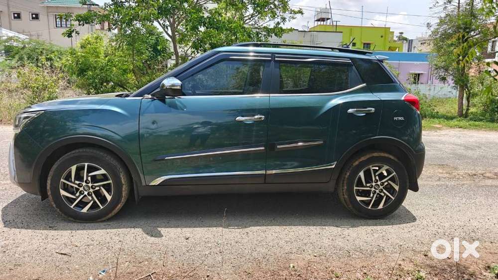 Mahindra Xuv300 1.2 W8 (o) Amt Petrol, 2022, Petrol