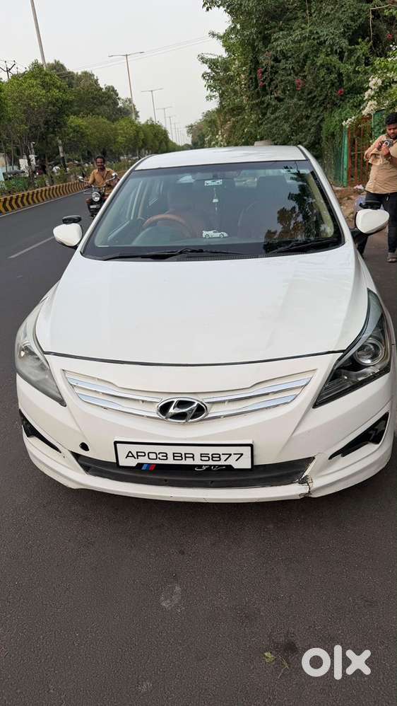 Hyundai Fluidic Verna 2015