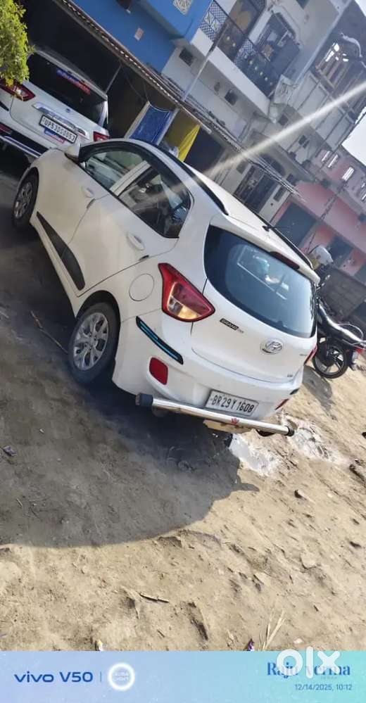 Hyundai Grand I10 2016 Petrol Well Maintained