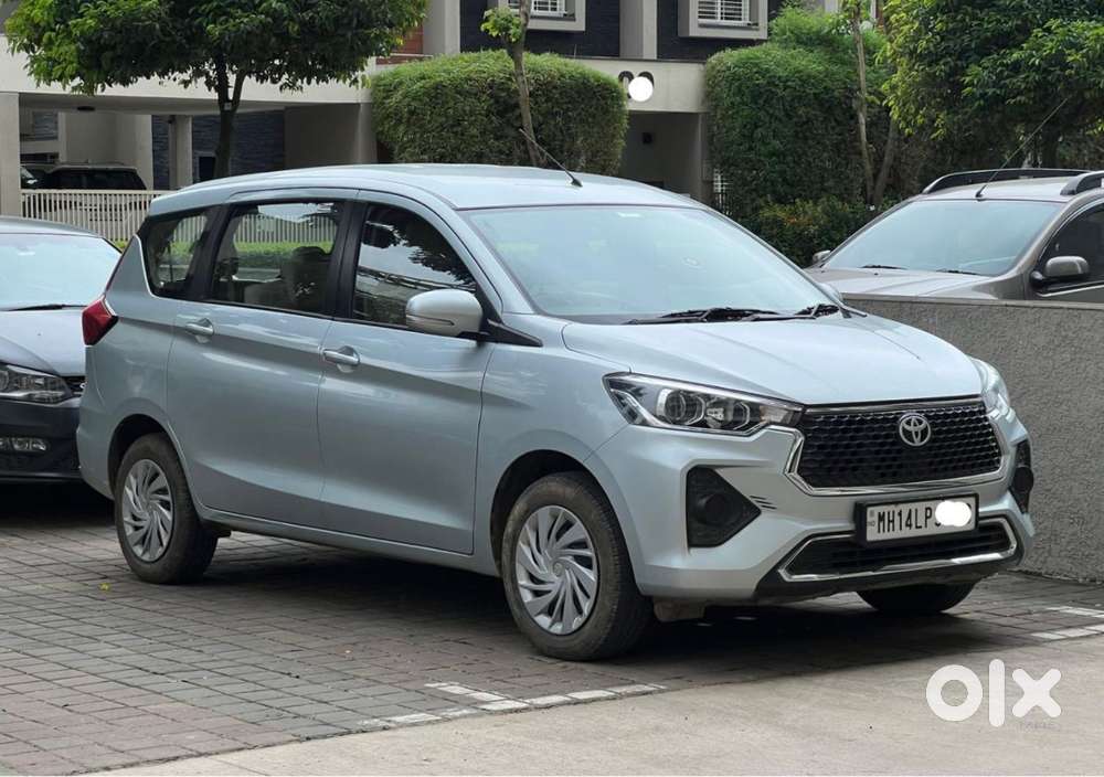 2024 Toyota Rumion Automatic, 36k Kms, Silver, 1st Owner