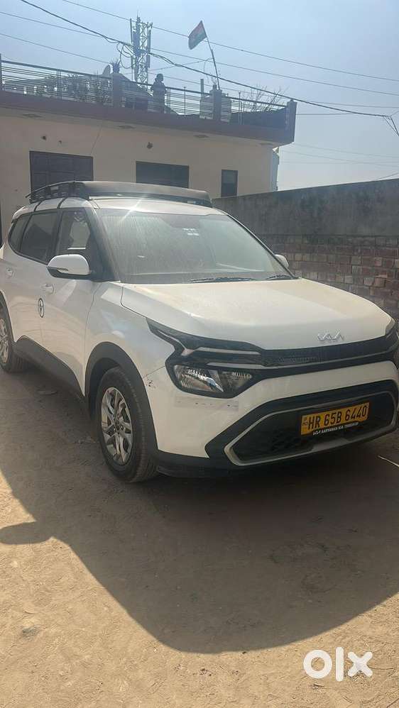 Kia Carens 2025 Diesel Well Maintained