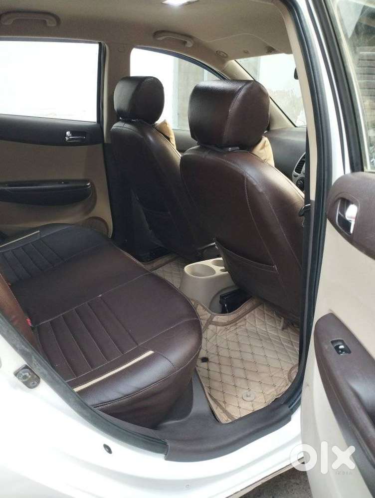 Hyundai I20 Petrol Cvt Magna Executive, 2010, Petrol