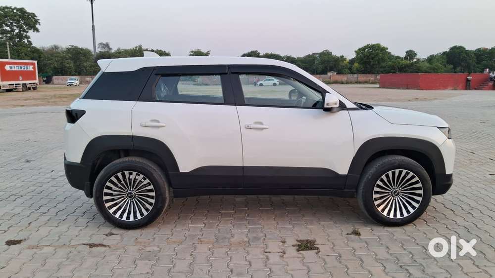 Maruti Suzuki Brezza 1.5 Lxi Smart Hybrid, 2023, Petrol