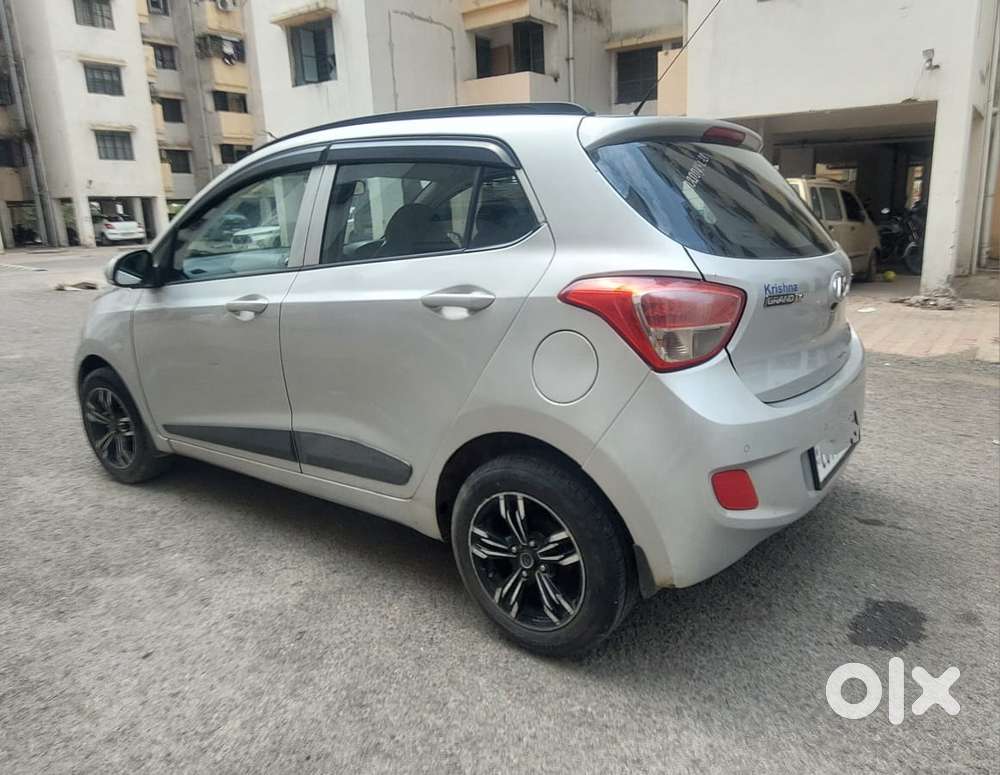 Hyundai Grand I10 Sportz, 2015, Petrol