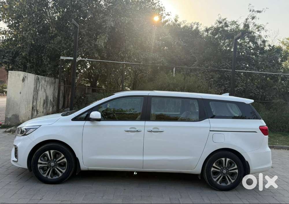 Kia Carnival Premium, 2020, Diesel