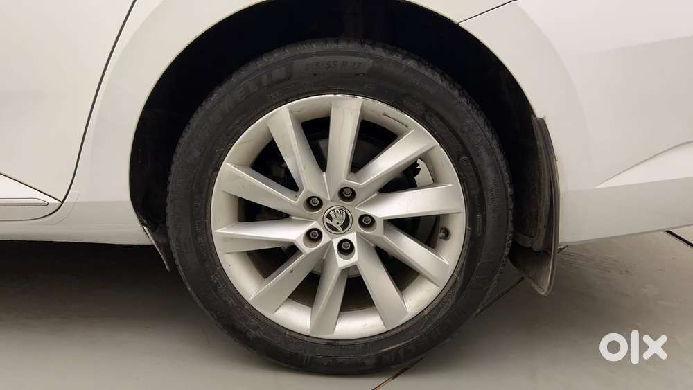 Skoda Superb Lk 1.8 Tsi At, 2019, Petrol