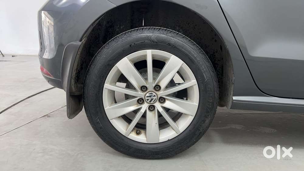 Volkswagen Polo Petrol Highline 1.2l, 2016, Petrol