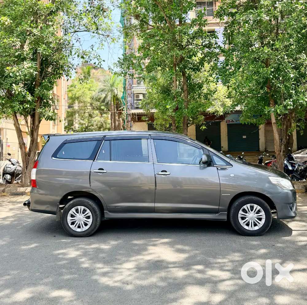 Toyota Innova 2012 Diesel 95000 Km Driven Next To New