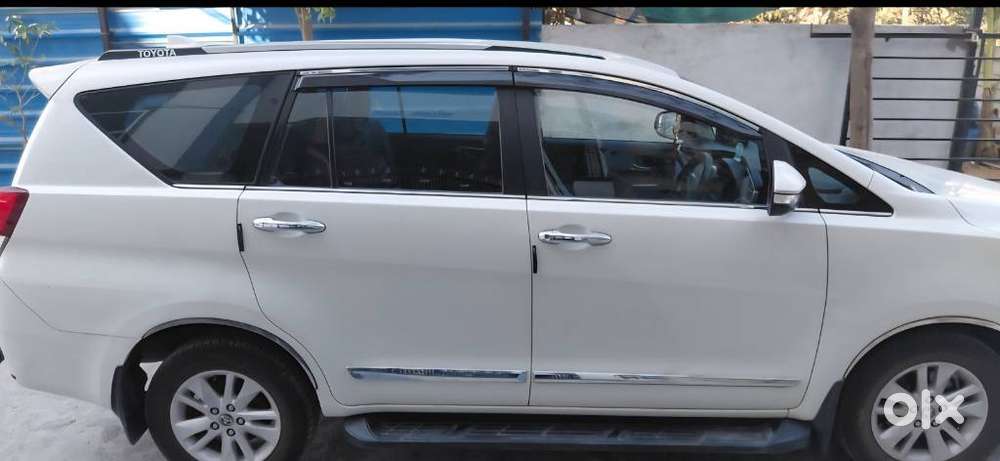 Toyota Innova Crysta 2.4 V 8 Str, 2017, Diesel