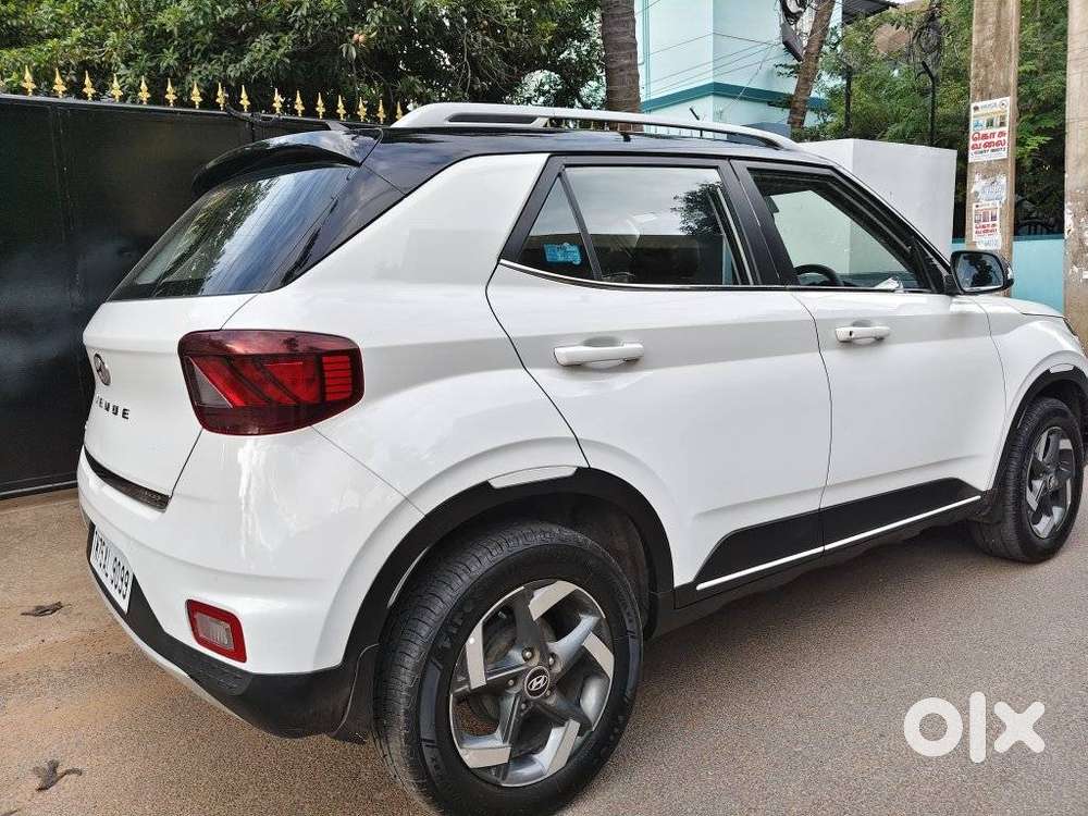Hyundai Venue Sx (o) Mt 1.5 Diesel Dual Tone, 2019, Diesel