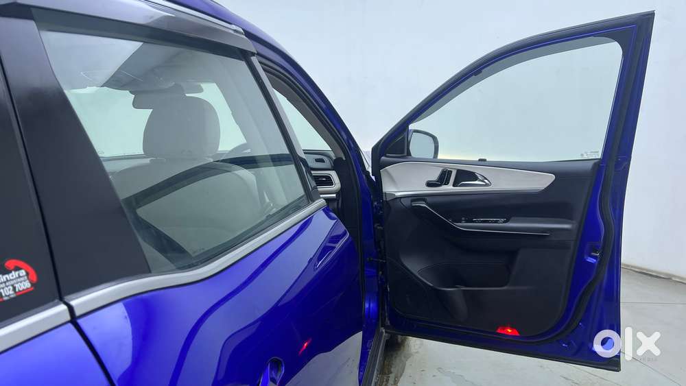 Mahindra Xuv700 2.0 Ax 7 Petrol At Luxury Pack Str, 2022, Petrol