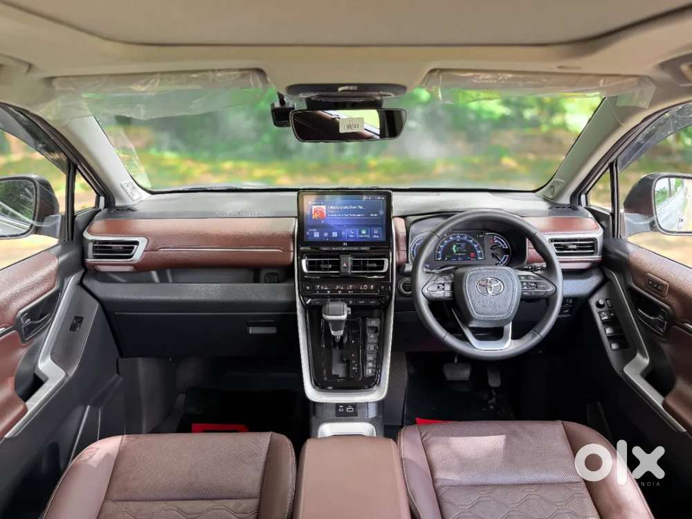 Toyota Innova Hycross 2.0 Zx (o) Hybrid 7 Str, 2024, Petrol
